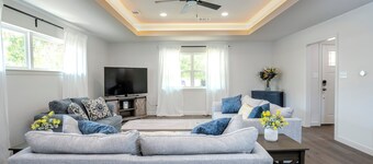 Beautiful Renovated 3BR/2B in Frisco, Walking Distance to Rail District and Park