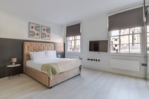 2 bedrooms, iron/ironing board, WiFi, bed sheets - Blueground | Tyburnia, wifi, nr Hyde Park (London)