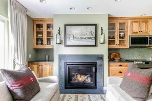 TV, fireplace - Cozy modern chalet with ski-in/ski-out convenience! (Warren)