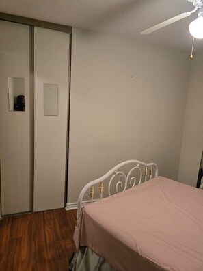 3 bedrooms, WiFi, bed sheets
