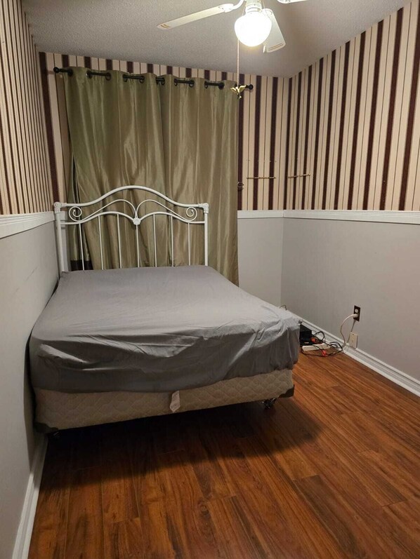 3 bedrooms, WiFi, bed sheets