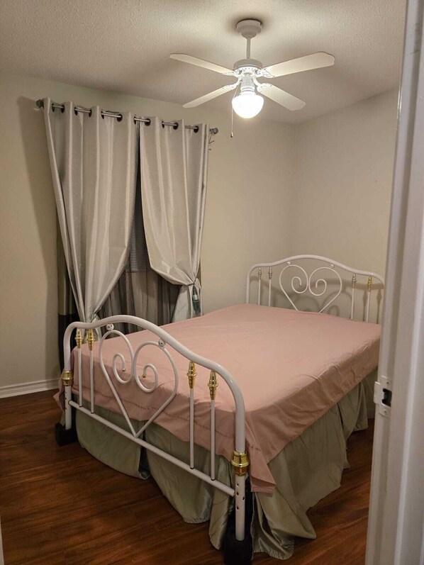 3 bedrooms, WiFi, bed sheets