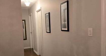 Spacious 3-Bedroom Home in Cataraqui Woods – Near Mall, Shops & Transit