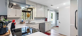 The Dawg House Pet-Friendly 4Br 2 Bath Near UGA & Ga Club