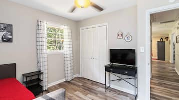 4 Schlafzimmer, Bügeleisen/Bügelbrett, WLAN, Bettwäsche