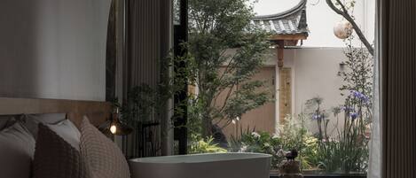 Panoramic-Doppelzimmer, Blick auf den Innenhof