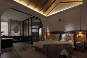 Premium Suite, City View | Egyptian cotton sheets, premium bedding, down comforters - SIXI Conglu Design Aesthetics Hotel (Lijiang)