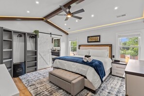 3 bedrooms, iron/ironing board, free WiFi