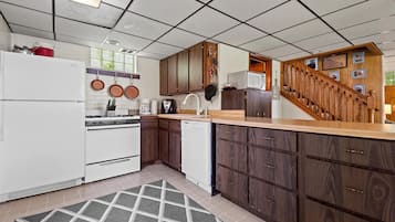 Mikroaaltouuni, uuni, liesi, astianpesukone