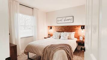 2 bedrooms, iron/ironing board, WiFi, bed sheets
