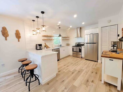 Cozy Lake House, Hot Tub & Close to FL Springs
