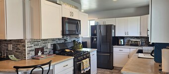 3-bedroom house in awesome Billings with AC, fitness room