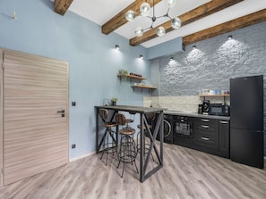 Fridge, microwave, oven, cookware/dishes/utensils
