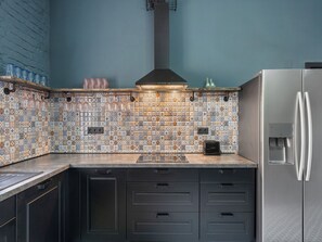 Fridge, microwave, oven, cookware/dishes/utensils
