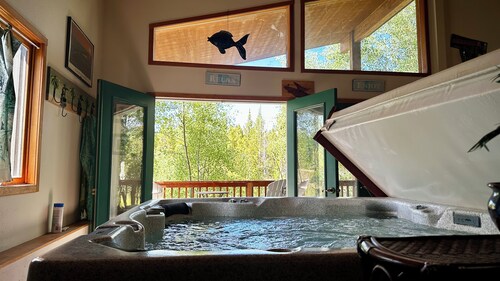 Spacious 4-Story Mountain Cabin in Fraser - Hot Tub + Pet-Friendly Retreat