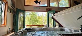 Spacious 4-Story Mountain Cabin in Fraser - Hot Tub + Pet-Friendly Retreat