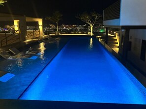 泳池