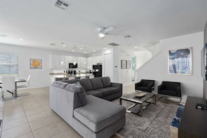 TV - Special Prices - Renovated - Private pool (Kissimmee)