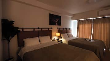 Family Room, Balcony, City View