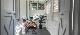 Chic Private Retreat in Prime Nyack Location. Walkable to dining & boutiques.