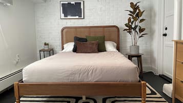 1 habitación, tabla de planchar con plancha, wifi y ropa de cama