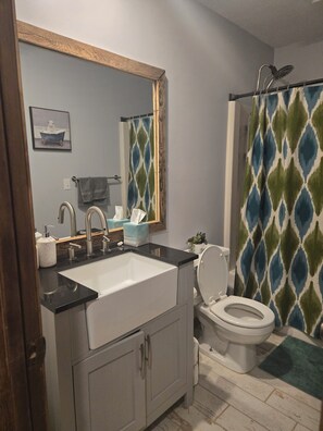 Handtücher, Seife, Toilettenpapier