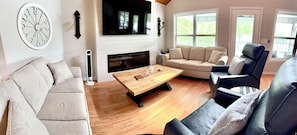 Smart TV, fireplace