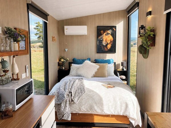 1 bedroom, WiFi, bed sheets - The Huntaway by Tiny Away (Levels Valley)