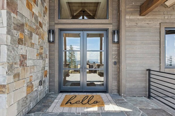 تفاصيل الفندق من الخارج