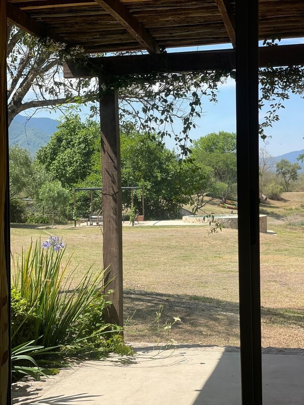 House, Garden View | Blackout curtains, iron/ironing board, free WiFi