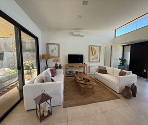 House, Garden View | Living area