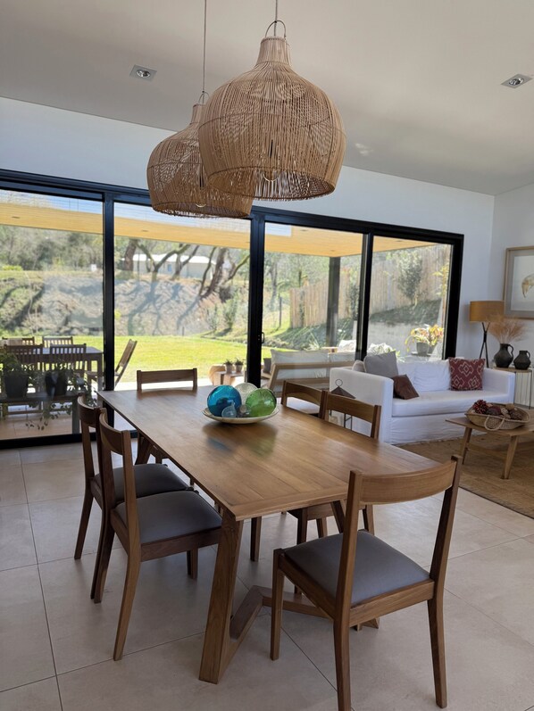 Ferienhaus, Gartenblick | Esszimmer