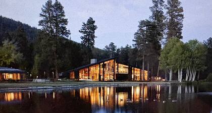 Cozy cabin in the heart of Black Butte Ranch