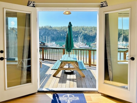 Outdoor dining. CAPTAINS QUARTERS - PRIVATE, STEPS FROM THE BEACH