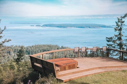 INSANE VIEWS! HOT TUB!