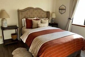 1 chambre, fer et planche à repasser, accès au Wi-Fi (inclus)