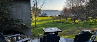 WATER VIEWS! WOOD STOVE! PRIVATE!