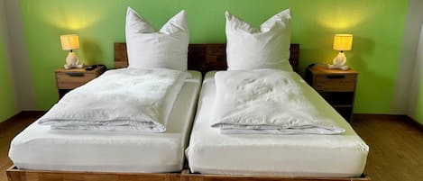 3 quartos, ferros/tábuas de passar roupa, Wi-Fi, roupa de cama