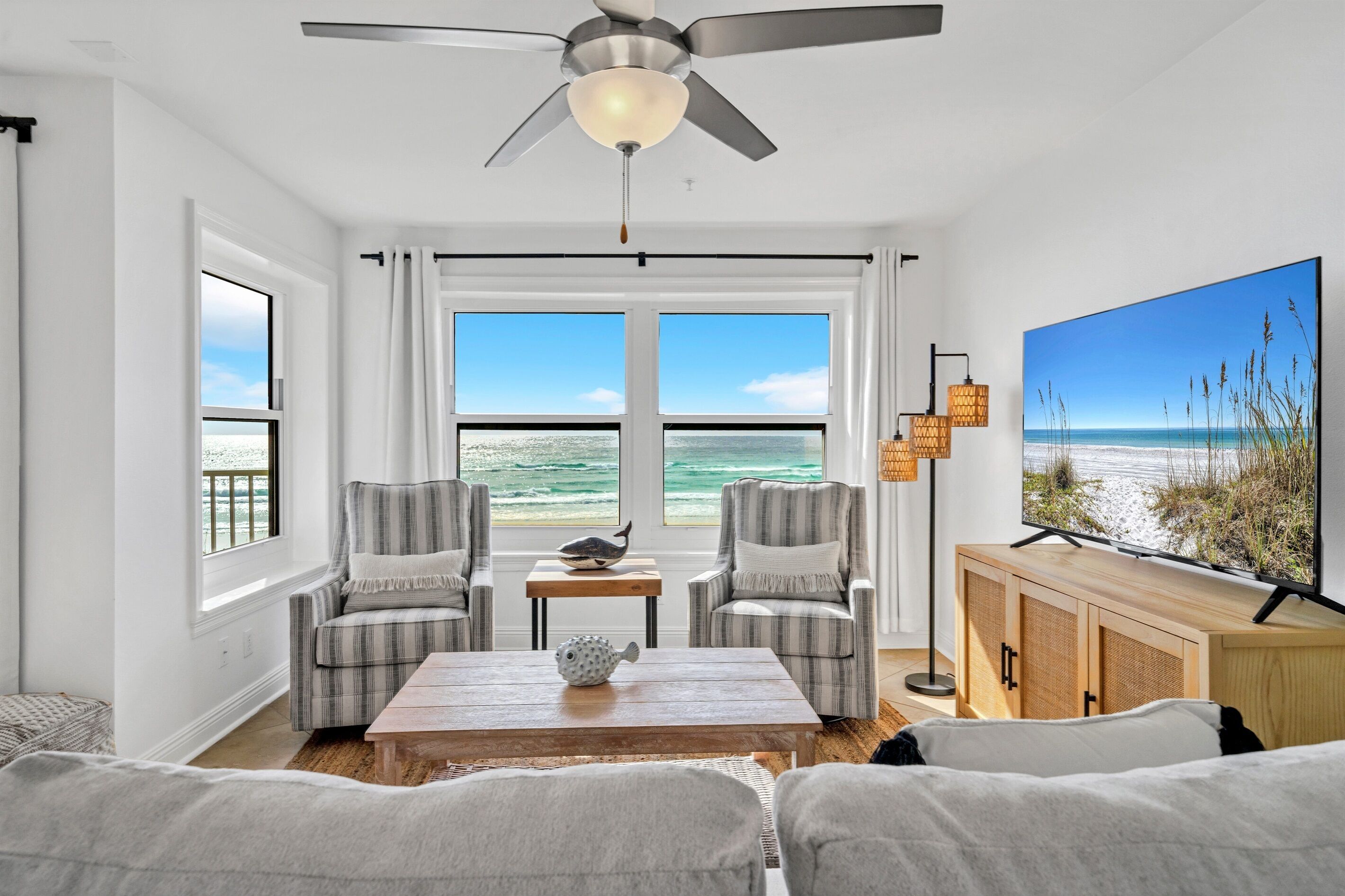 Smart TV, videojuegos, reproductor de DVD y libros 