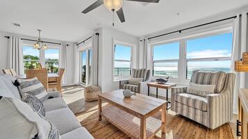 Smart TV, videojuegos, reproductor de DVD y libros