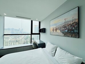 3 bedrooms, iron/ironing board, WiFi