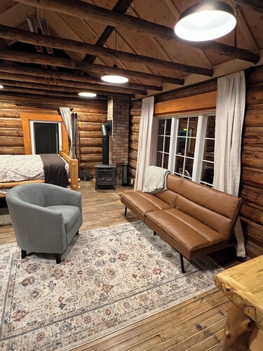 Perfect 1-bedroom, 1-bath Modern Rustic Cabin