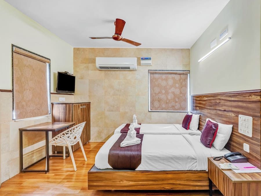 Quarto casal, vista para a cidade | Cofres nos quartos, quartos à prova de som