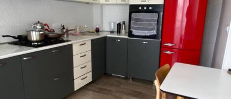 Microwave, dishwasher