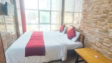 Literie hypoallergénique, bureau, chambres insonorisées, Wi-Fi gratuit