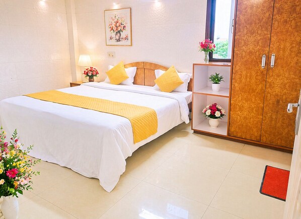 Hypo-allergenic bedding, desk, soundproofing, free WiFi - A Top Rated Hotel Man-Galam Inn Lucknow (Lucknow)