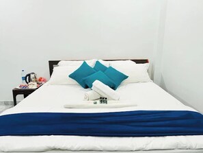 Double Room | Desk, free WiFi