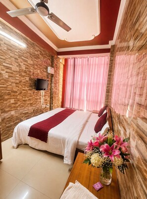 Classic Double Room, Multiple Beds, Air conditioning | Hypo-allergenic bedding, desk, soundproofing, free WiFi - A Top Rated Hotel Man-Galam Inn Lucknow (Lucknow)