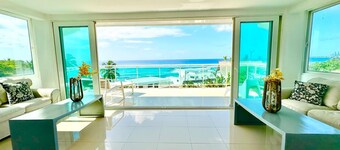 Luxury Suite Breathtaking Ocean View by DGM Resort at Vista Marina I