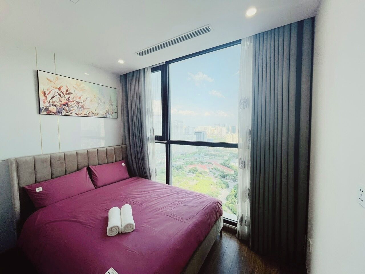 2 bedrooms, iron/ironing board, WiFi